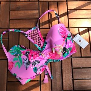 NWT Shade and Shore Bikini Top